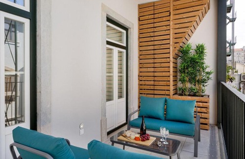 Sao Jorge de Arroios Apartment | AB10 Modern Lisbon with AC and Balcony