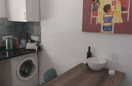 Prazeres Apartment | Adorable 1-bedroom studio in charming Paúl do Mar for budget travellers