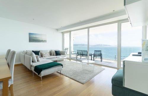Linda-a-Velha Apartment | Akicity Jamor Lyra