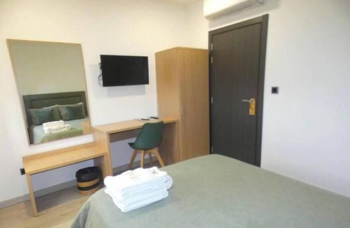 Marinha Grande Hotel | AL Pinhal Litoral (Room A2)