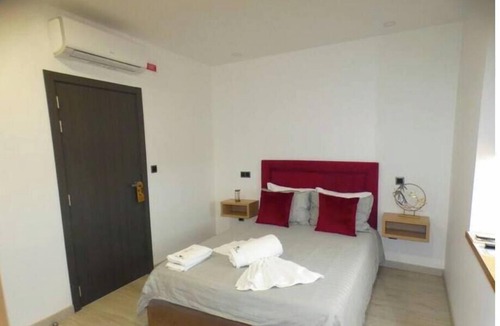 Marinha Grande Hotel | AL Pinhal Litoral (Room A4)