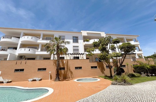 Telheiro Apartment | AlbaSul - Spacious 1 bedroom apartment
