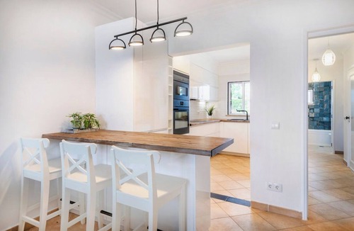 Alpouvar Apartment | Albufeira Club: 2BR Prime Holidays Retreat
