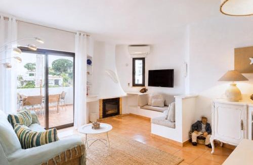 Alpouvar Apartment | Albufeira Sunny Days | Pool View Family Apartment