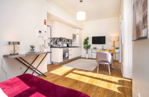 Alcantara Apartment | Alcântara Premium Studio | AC | Lx Factory