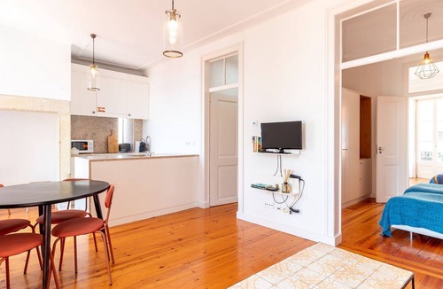 Se Apartment | Alfama Balcony River View by LovelyStay