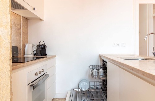 Se Apartment | Alfama Balcony River View by LovelyStay