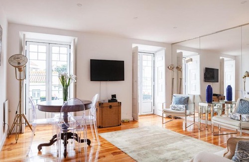 Santo Estevao Apartment | Alfama Delight Panoramic River and Historic City Views 3 Bedrooms and 2 Bathrooms AC 18th Century Building