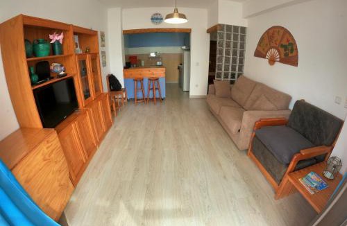 Cavacos Apartment | Algarve, modern T1 apartment with balcony, Quarteira