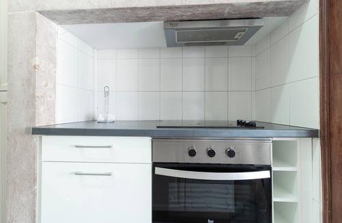 Lisbon Old Town Apartment | Alkanet Apartment, Wifi, Central Heating