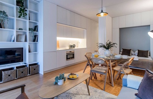 Centro / Baixa Apartment | Almada 551 - 1.2 w/AC and balcony by LovelyStay