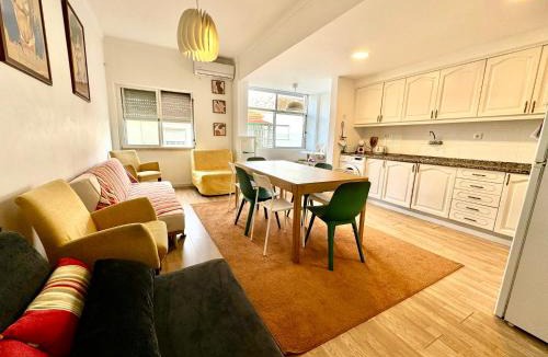 Cova da Piedade Apartment | Almada big flat next To Lisbon and Caparica beach