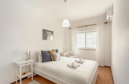 Cova da Piedade Apartment | Almada Central by Homing
