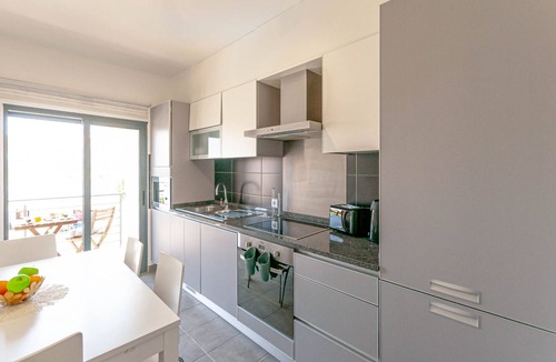 Areias de Sao Joao Apartment | Almond Apartment Ocv - Pool & Garage