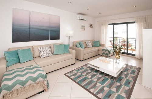 Areias de Sao Joao Apartment | Almond Apartment Ocv - Pool & Garage