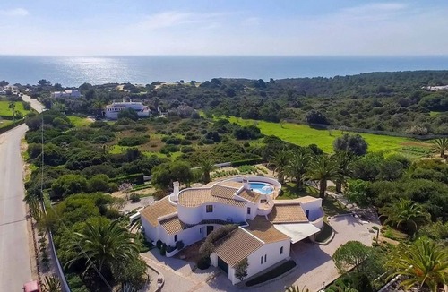 Caramujeira Villa | Amazing Carvoeiro Villa | 4 Bedrooms | Villa Jasmin | Walking Distance