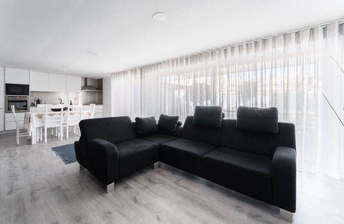 Madalena House | Amazing holiday home near the beach