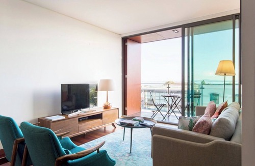 Santos Apartment | Amazing Tejo river view 2BDR flat and FREE Park!