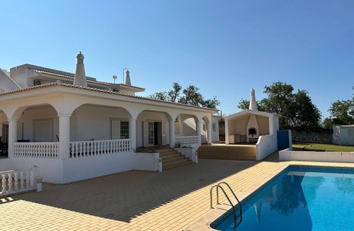Cerro Grande House | Anwesen mit eigenem Pool by Interhome