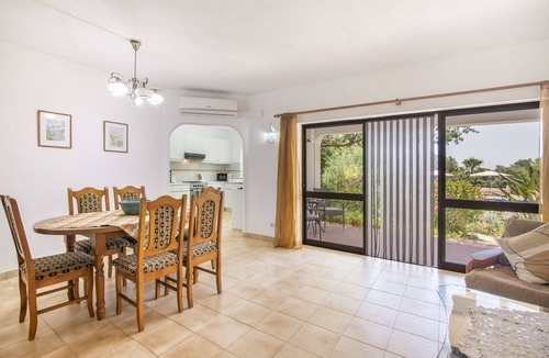 Silves Apartment | Apartment 'Two Bedroom 2' with Shared Pool, Wi-Fi and Air Conditioning