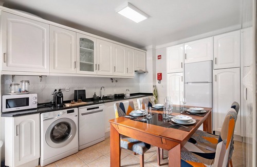 Vila Real Santo Antonio Apartment | Apartment 'Serena' with Wi-Fi and Air Conditioning
