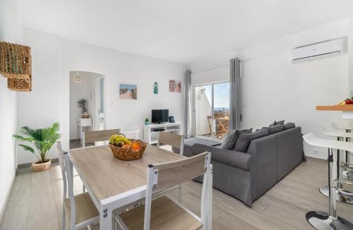 Alvor Apartment | APARTAMENTO COR DO MAR - Sunny, Clean and spacious apartment with sea view, in Alvor - very close walking distance to the beach and Alvor Village