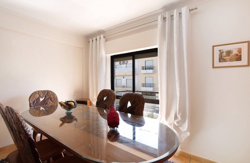 Olhao Apartment | Apartamento Mar Olhao – Spacious 2-Bedroom Apartment with Balconies in Central Olhão