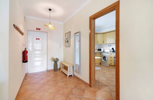 Santa Luzia Apartment | Apartment '1H Narciso' with Shared Pool, Wi-Fi and Air Conditioning