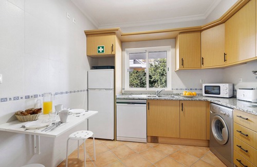 Santa Luzia Apartment | Apartment '1H Narciso' with Shared Pool, Wi-Fi and Air Conditioning