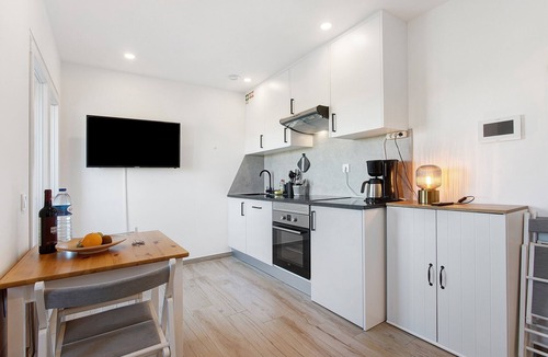 Atalaia Apartment | Apartment '4' with Shared Pool, Shared Terrace and Wi-Fi