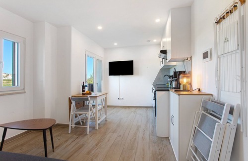 Atalaia Apartment | Apartment '4' with Shared Pool, Shared Terrace and Wi-Fi