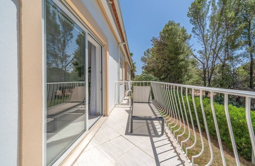 Portimao Apartment | Apartment '6-person' with Shared Pool, Wi-Fi and Air Conditioning