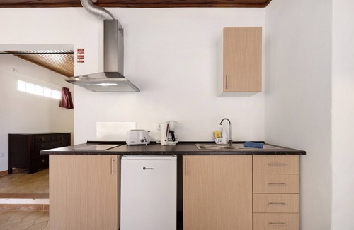 Lagos City Center Apartment | Apartment 'A Cerca - A' close to the Beach with Shared Pool & Wi-Fi