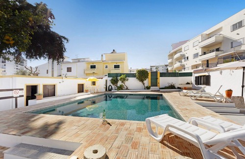 Lagos City Center Apartment | Apartment 'A Cerca - A' close to the Beach with Shared Pool & Wi-Fi
