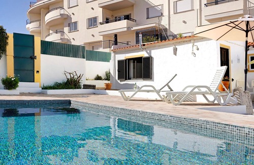 Lagos City Center Apartment | Apartment 'A Cerca - A' close to the Beach with Shared Pool & Wi-Fi