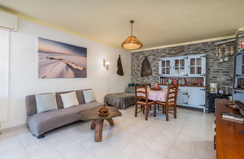 Alfanzina Apartment | Apartment 'Anabela' with Private Terrace, Wi-Fi and Air Conditioning