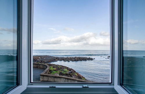 Sao Vicente Apartment | Apartment 'Beach Front Flat' with Sea View, Private Terrace and Wi-Fi