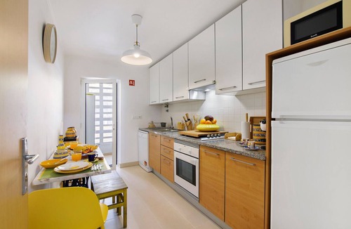 Canada Apartment | Apartment 'Cabana Do Mar' with Shared Pool, Wi-Fi and Air Conditioning