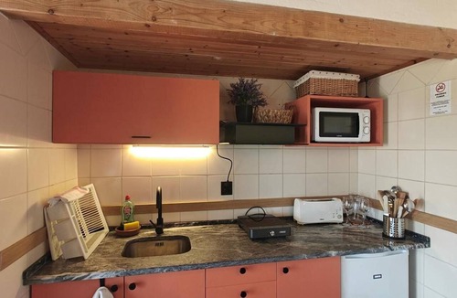 Melides Apartment | Apartment 'Casa Laranjeira' with Mountain View, Wi-Fi and Air Conditioning