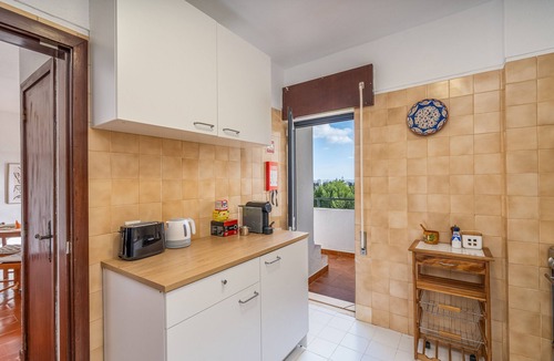 Alporchinhos Apartment | Apartment 'Casa Oliveira - Algarve' with Sea View, Wi-Fi and Air Conditioning
