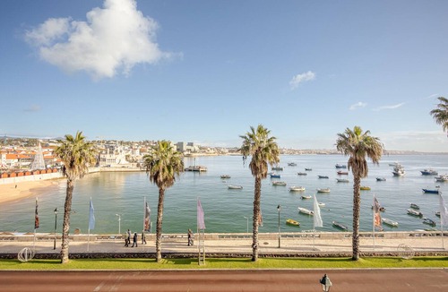 Cascais Apartment | Apartment 'Cascais Bay Terrace IV' with sea view and Wi-Fi