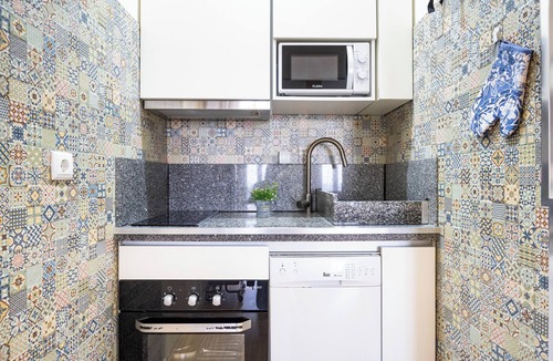Bonfim Apartment | Apartment city center, comfortable, quiet, Air Cond, wifi, balcony