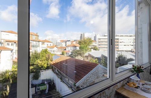Bonfim Apartment | Apartment city center, comfortable, quiet, Air Cond, wifi, balcony