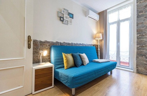Bonfim Apartment | Apartment city center, comfortable, quiet, Air Cond, wifi, balcony