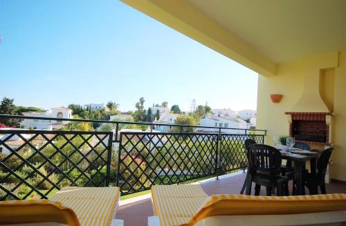 Sesmarias Apartment | Apartment Coelha Beach - Pool - Free Wi-Fi - Air Con
