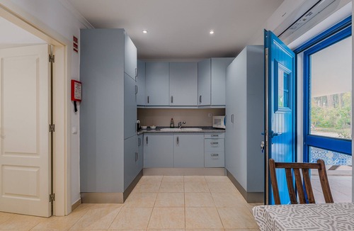 Alcacer do Sal Apartment | Apartment 'Cottage 1' with Shared Pool, Wi-Fi and Air Conditioning