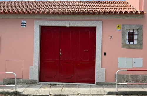 Vila do Conde Apartment | Apartment. Cozy with a Pool and Pets (B)