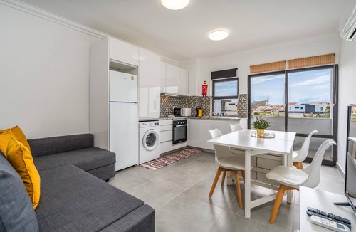 Sagres Apartment | Apartment 'Cozy In Sagres' with Shared Pool, Wi-Fi and Air Conditioning