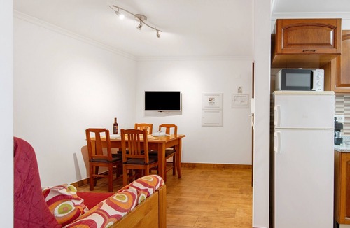 Vila Real Santo Antonio Apartment | Apartment 'Dourado' with Balcony, Wi-Fi and Air Conditioning