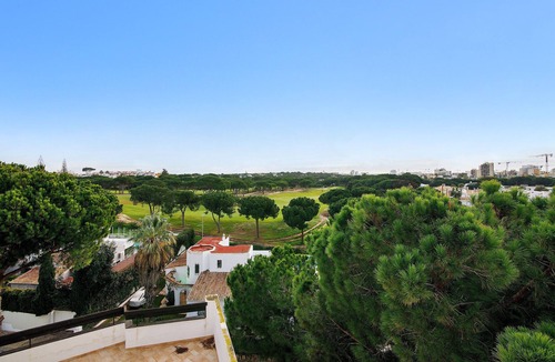 Vilamoura Apartment | Apartment 'Golf y Mar - T2' with Shared Pool, Wi-Fi and Air Conditioning